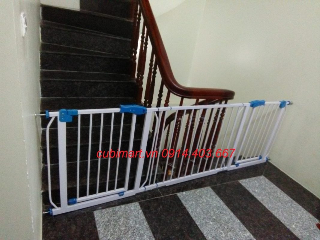Chắn cửa, chắn cầu thang nào tốt z2038335420716 c4375edbca69bd54c65144df3aa42b6c