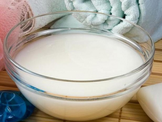 20 cách tẩy vết ố vàng trên quần áo Tẩy trắng quần áo bằng nước vo gạo