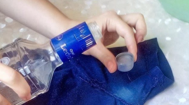 20 cách tẩy vết ố vàng trên quần áo Tẩy trắng quần áo bằng rượu vodka